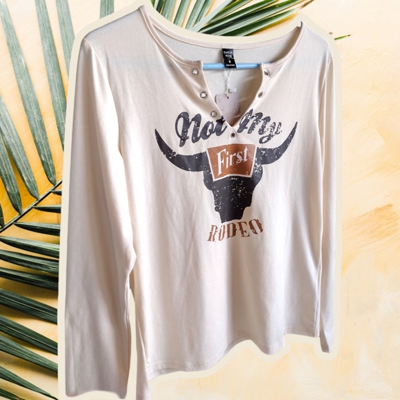Nwt Emery Rose Cream Not My First Rodeo Top Tee Sz Med - Picture 5 of 5